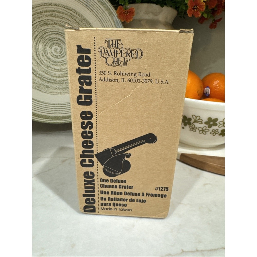 Pampered Chef Deluxe Cheese Grater 2 Sizes Fine & Course Grating Model 1275 NIB